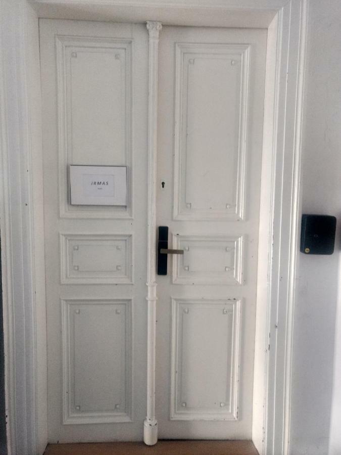 Auberge de jeunesse Irmas à Prague Extérieur photo
